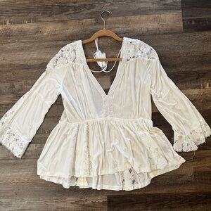 *SOLD* South Moon Under Cream Lace Peplum Blouse